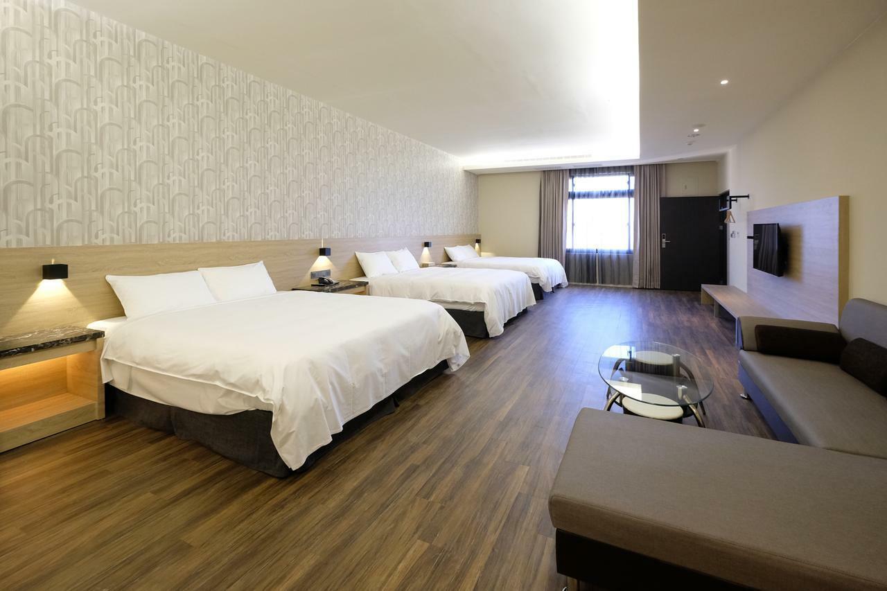 Yu Chun Hotel Taichung Exteriör bild