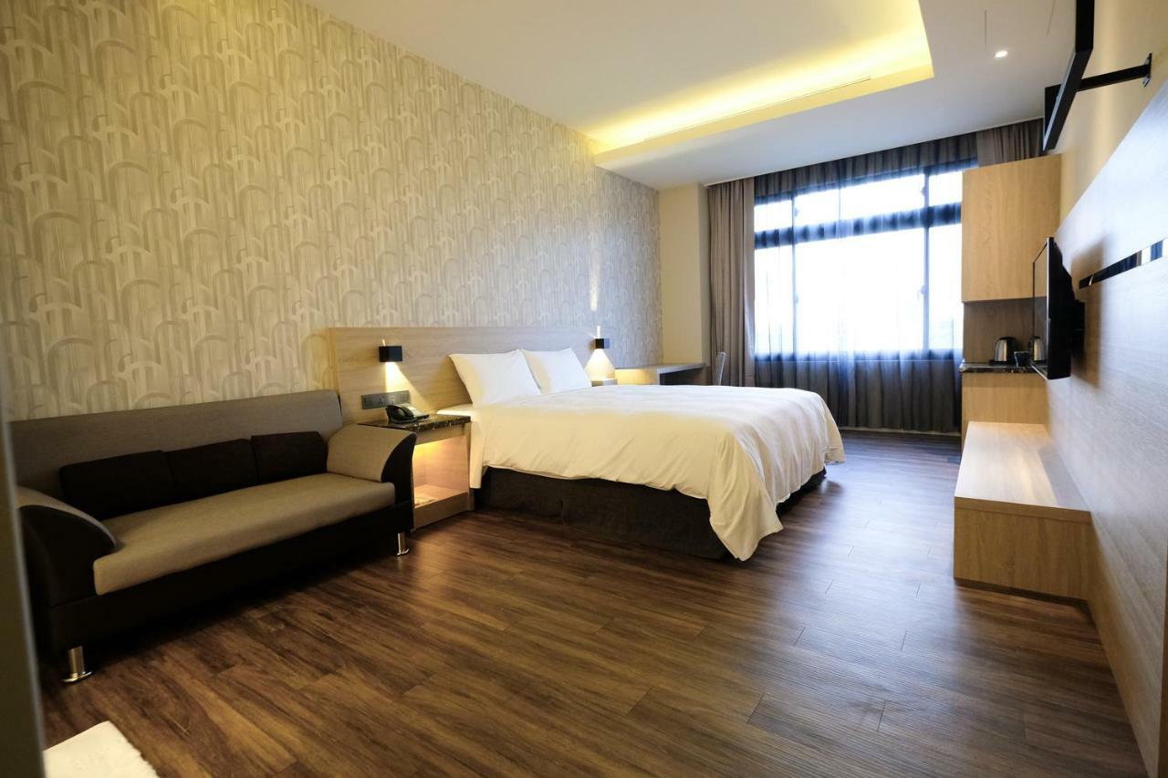 Yu Chun Hotel Taichung Exteriör bild